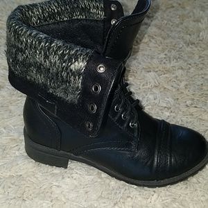 Women's Casual Boot sz 6